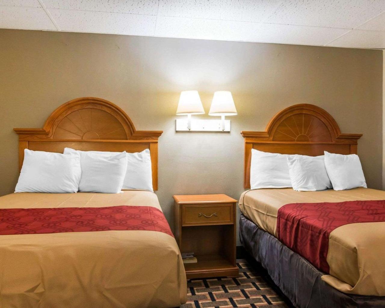 Econo Lodge New Paltz Kültér fotó