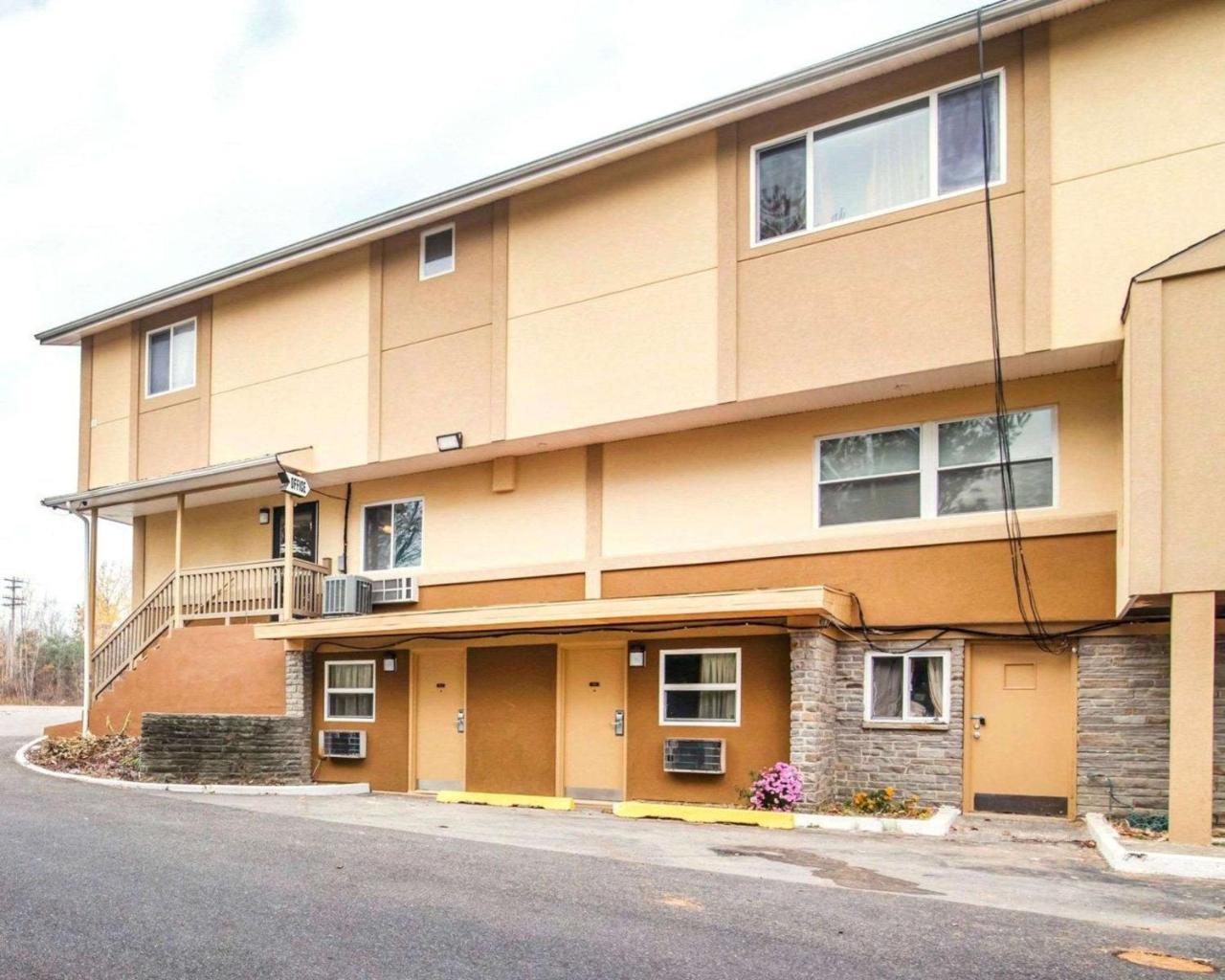 Econo Lodge New Paltz Kültér fotó