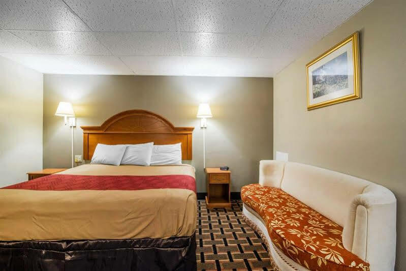 Econo Lodge New Paltz Kültér fotó